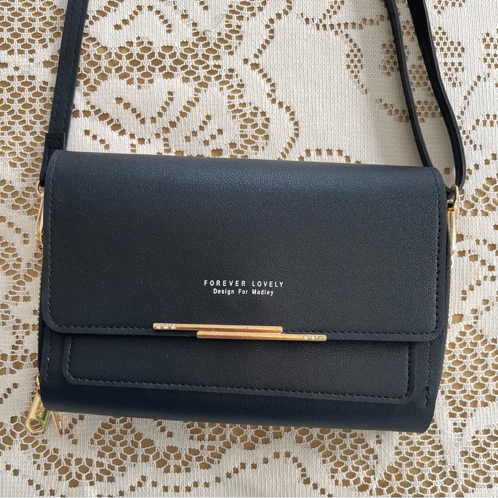 Elegant Black Crossbody Bag
